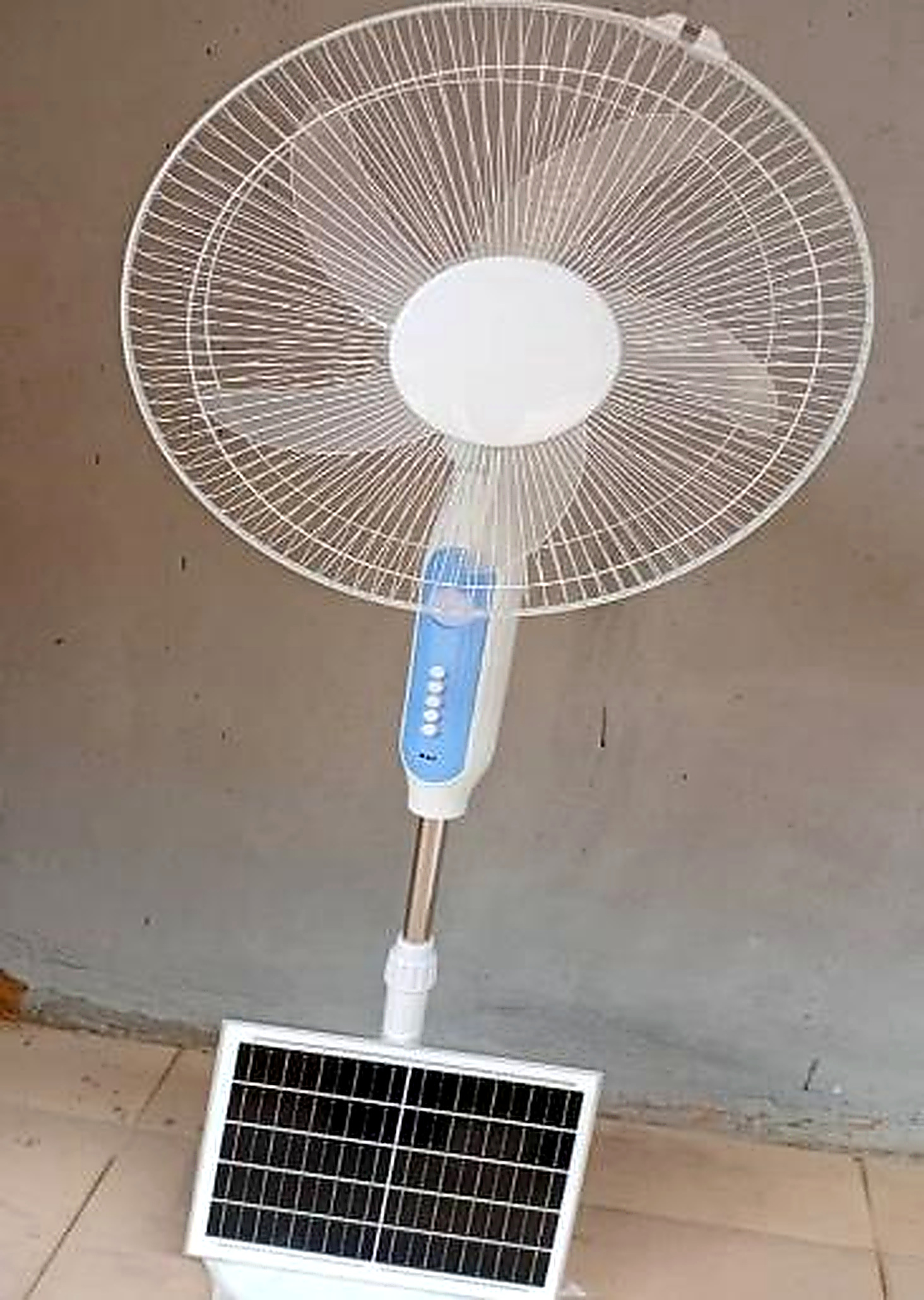 GY-L16-1 16-Inch Solar Rechargeable Fan with LED and USB