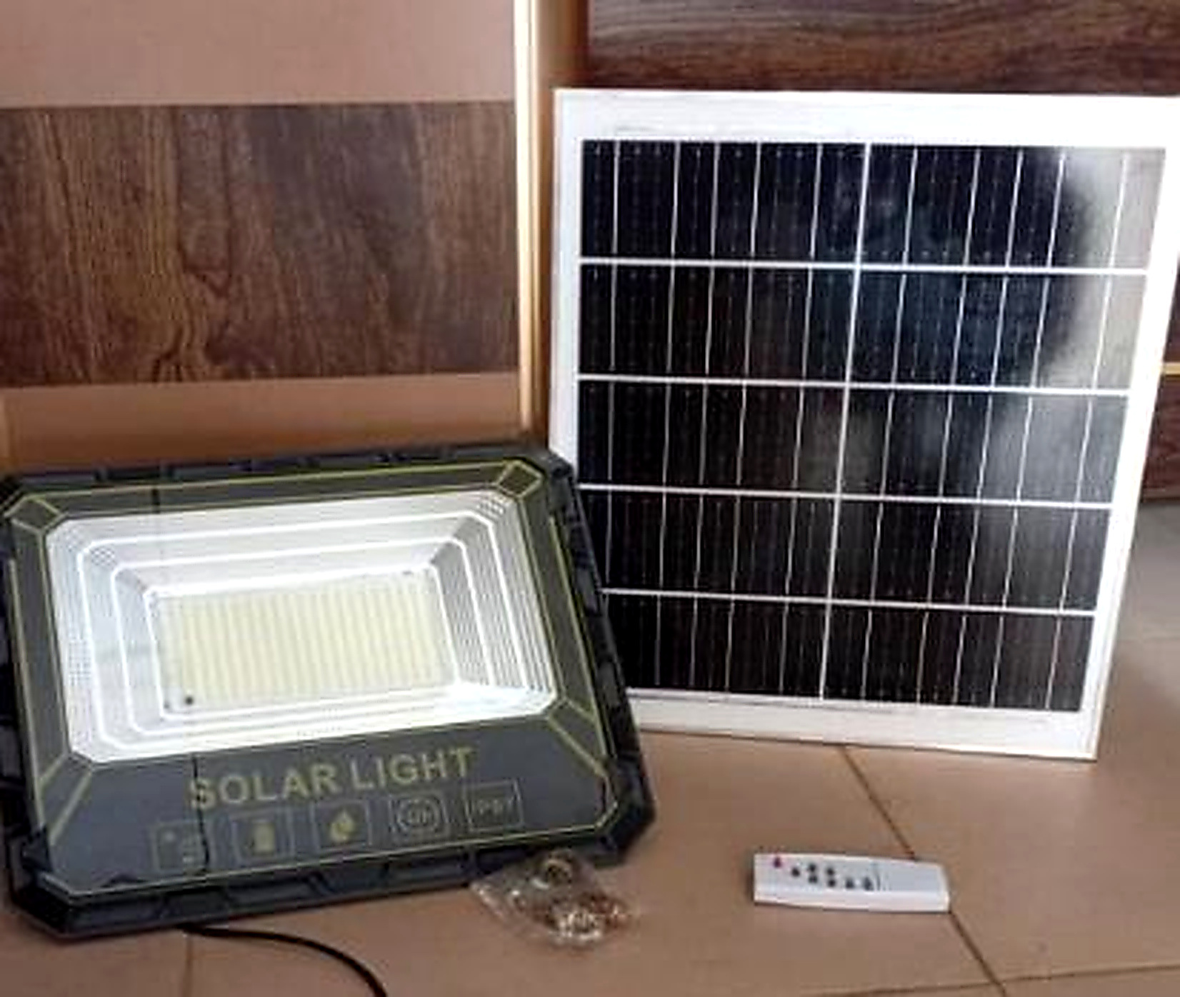 GY-SFLGTX 200W Solar Flood Light with Electric Display